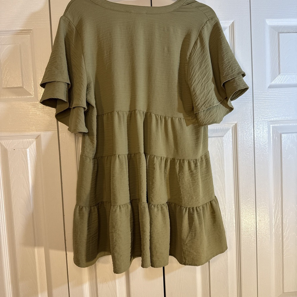 Zenana Women's Size‎ Medium Tiered Babydoll  Tunic Top Olive Green EUC - Picture 5 of 8